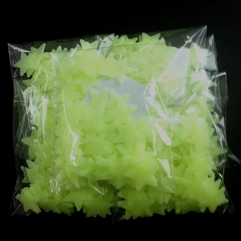 Gyerekszoba dekoráció foszforeszkáló csillagokkal