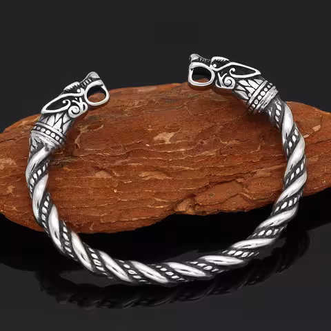 Farkasfejes Viking Karkötő – Gótikus Modell a Vikings Sorozat Inspirációjából Férfiaknak