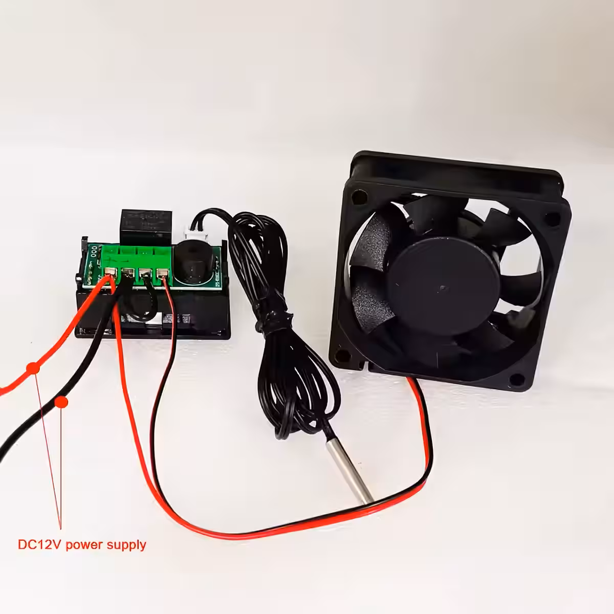 Példa ventilátor csatlakoztatására termosztáthoz hőmérséklet szabályozáshoz