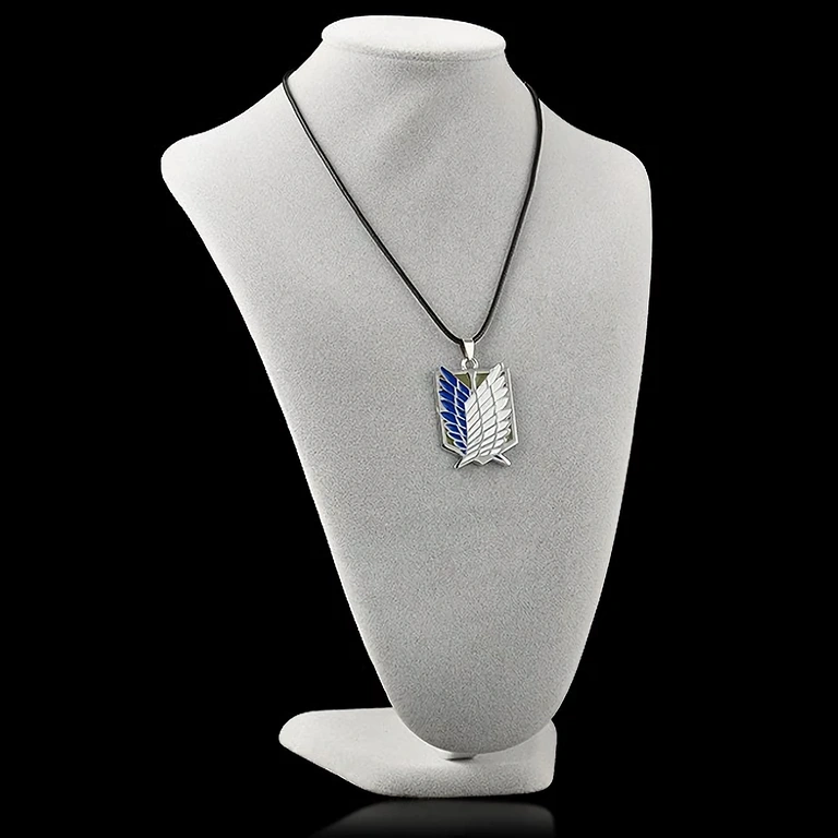 Ezüst nyaklánc Attack on Titan medállal – tökéletes anime rajongóknak