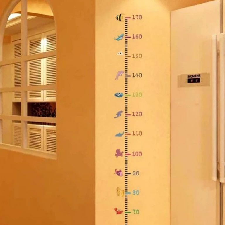 Színes falmérő – ideális a gyerekszoba dekorációjához