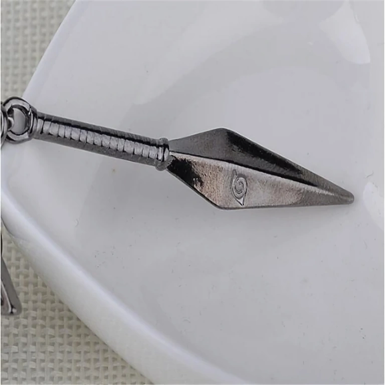 Fém Kunai medál bőrláncon