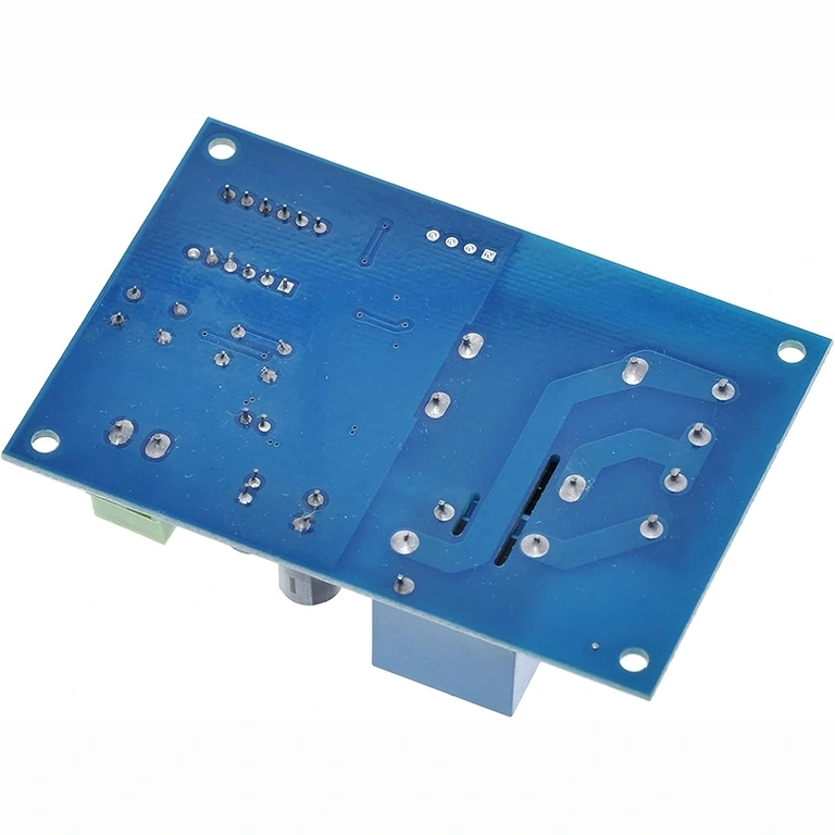 Automatikus elektronikus szabályozó ólom-sav és lítium autó akkumulátorokhoz