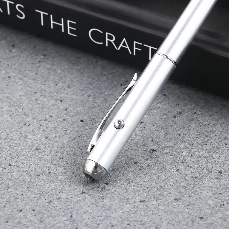 Ezüst toll integrált fényforrással az üzenetekhez sötétben