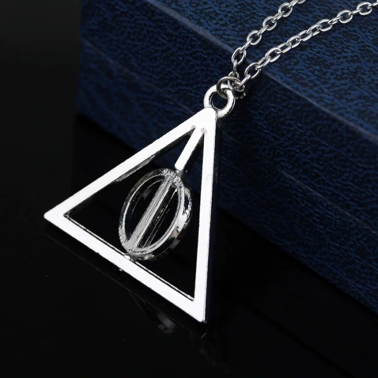 Ezüst medál Deathly Hallows szimbólummal