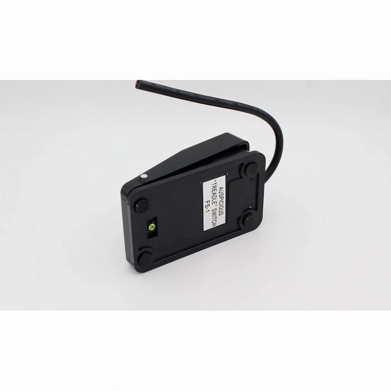 Elektromos lábkapcsoló kábeles gombbal