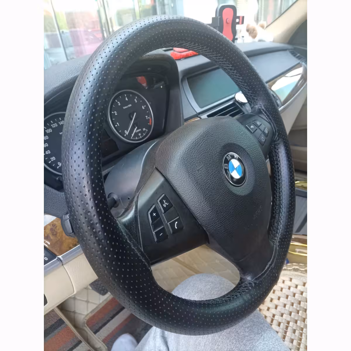 Kormányvédő könnyű felszereléssel kézi varrással