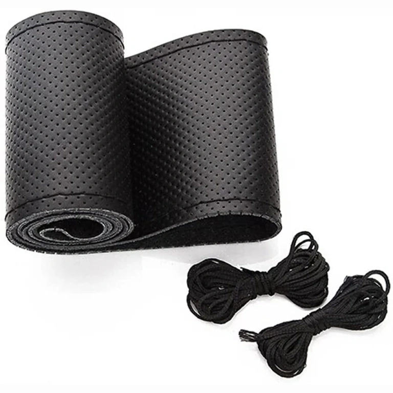 Fekete varrott kormányvédő – magas minőség Fekete kézzel varrott kormányvédő, elegáns megjelenés