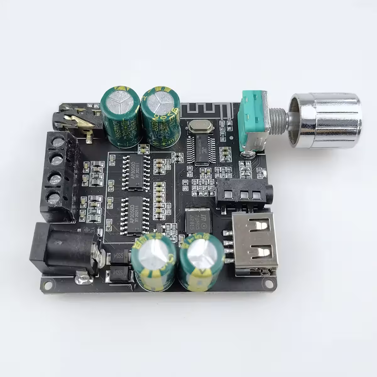 Audio erősítő mobilalkalmazásos vezérléssel