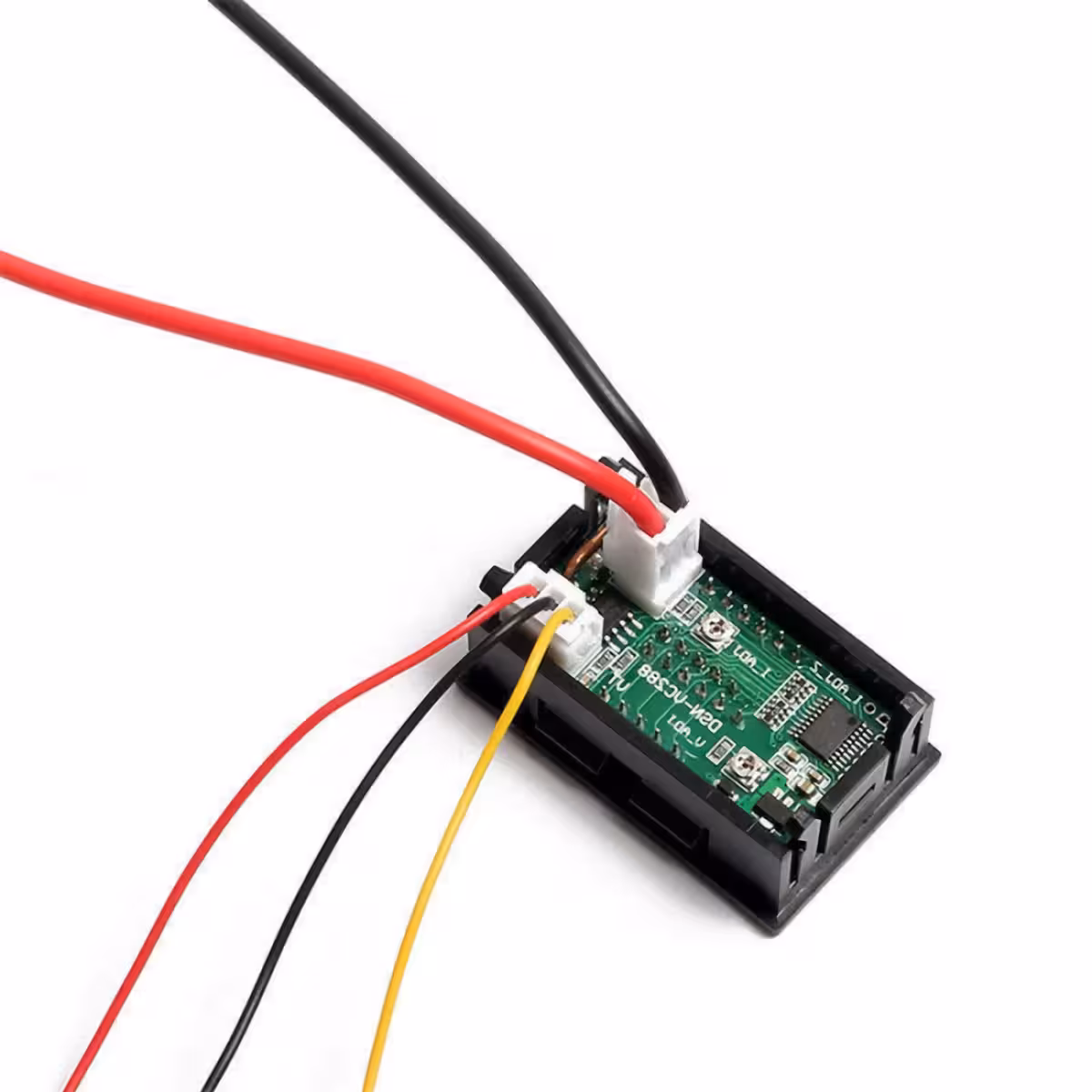 Elektronikus paneles eszköz DC áram mérésére