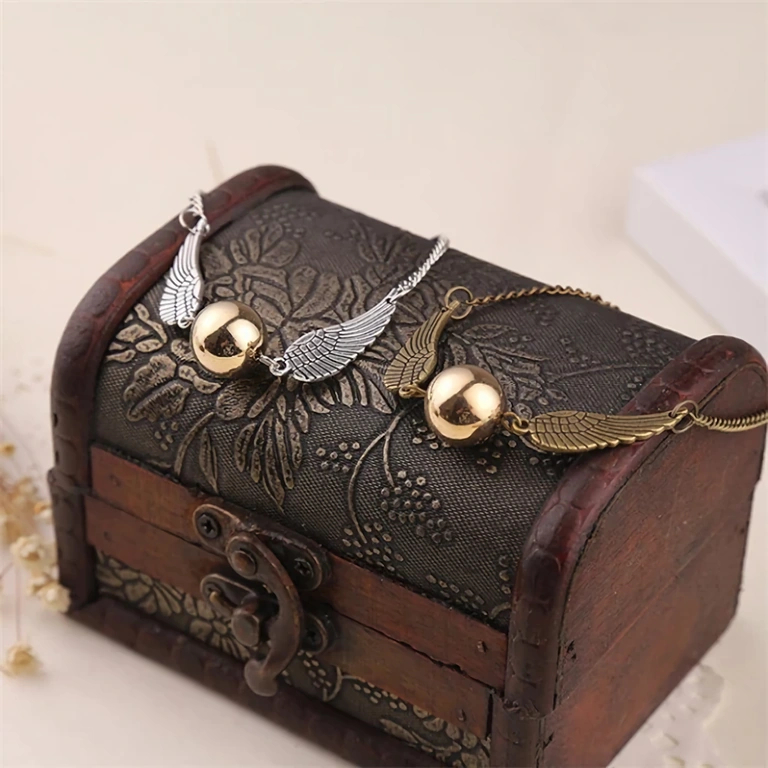 Ideális ajándék – karkötő a Harry Potter világ szimbólumaival