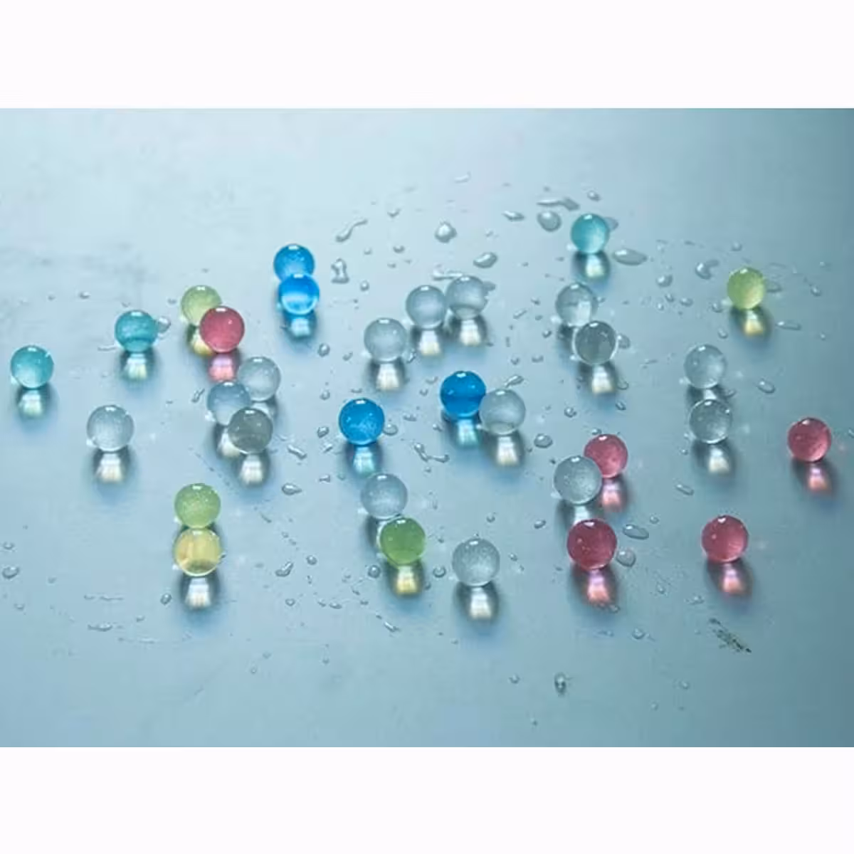 Színes ORBEEZ gél golyók vázák és virágkompozíciók díszítésére