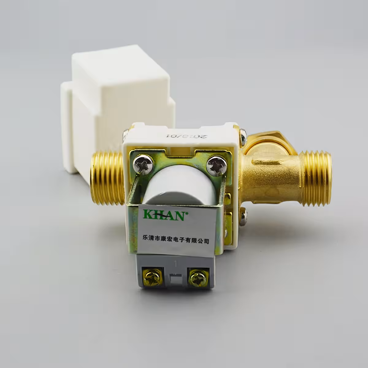 12V normál zárt szelep levehető szűrővel és műanyag védőkupakkal víz és levegő rendszerekhez