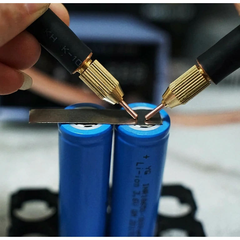 800A ponthegesztő Li-Ion és Ni-CD akkumulátorokhoz