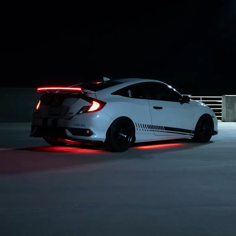 Sport spoiler autóhoz LED féklámpával Sportos spoiler integrált LED féklámpával