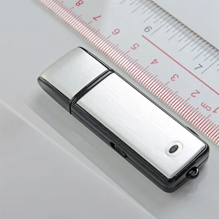 Diszkrét USB pendrive hangrögzítéshez Diszkrét USB stick LED jelzőfénnyel felvételekhez