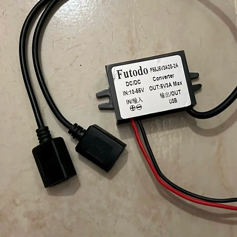 Kettős USB port egyidejű töltéshez 5V 3A