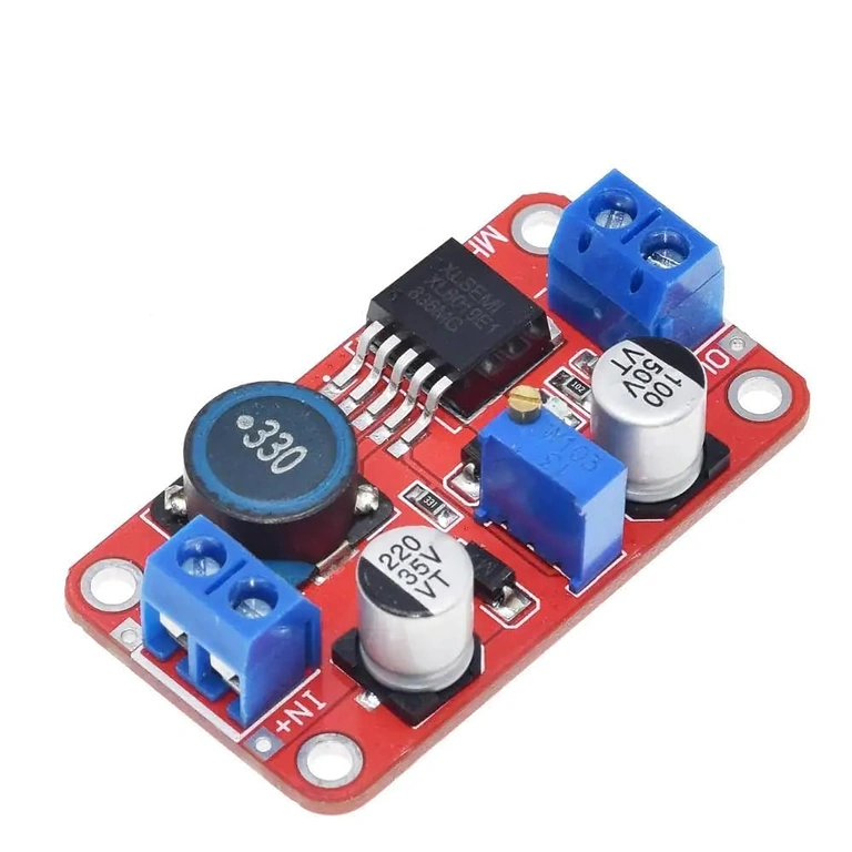 XL6019 DC-DC Boost Converter modul elölnézet, részletes tervezés értékeléséhez