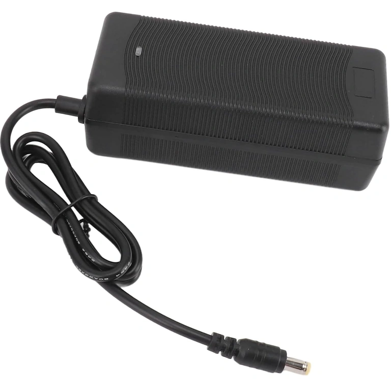 Elektromos jármű töltő 48V–54,6V 2A töltő rollerekhez, kerékpárokhoz és robogókhoz, védelemmel és LED jelzővel