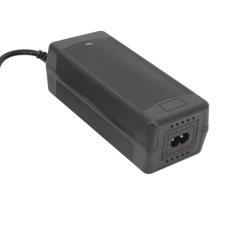 Koaxiális csatlakozós töltő 8 mm 52V–58,8V 2A töltő 8 mm koaxiális csatlakozóval kompatibilis rollerekkel és robogókkal