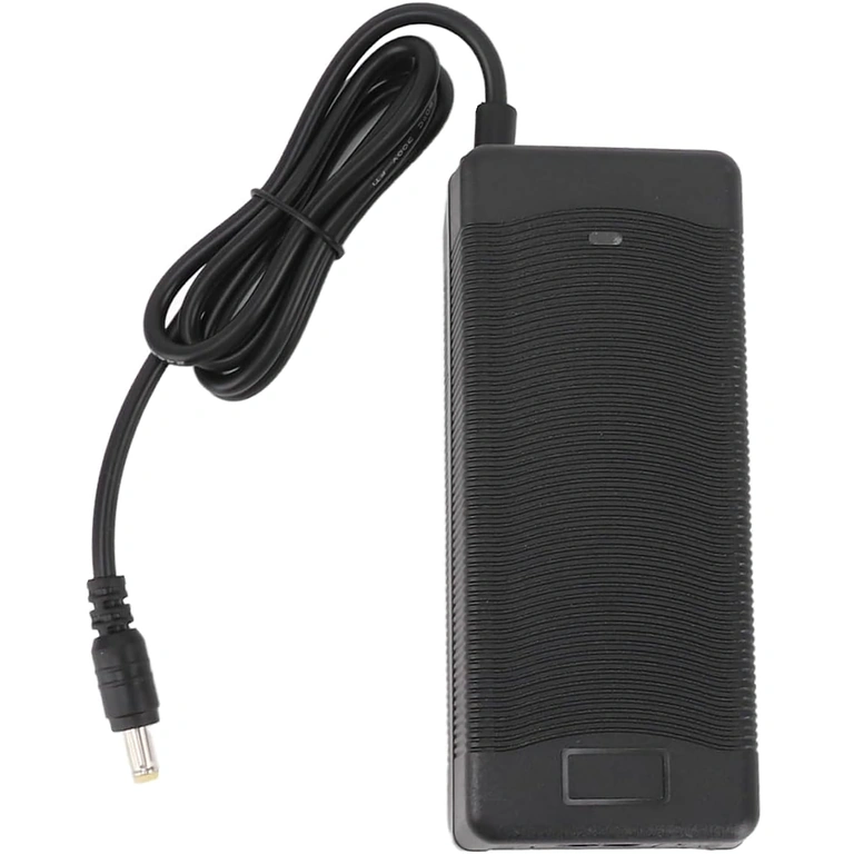 24V 2A töltő piros LED-del töltéshez és zöld LED-del teljesen feltöltött akkumulátorhoz