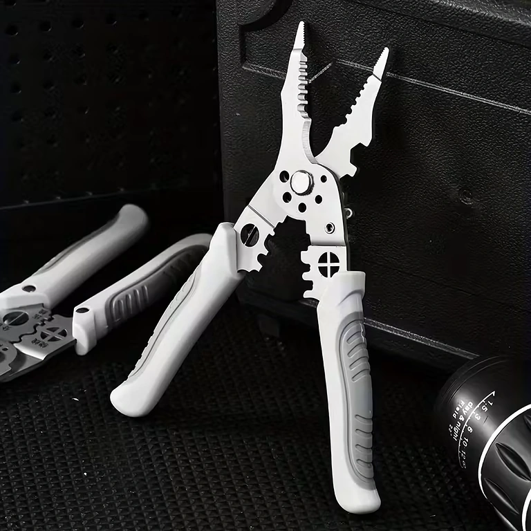 Kalibrált lyukak vezetékek precíz csupaszításához