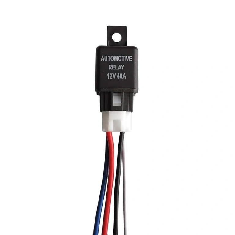 Autó relé 12V 4 tűs 40A, elölnézet