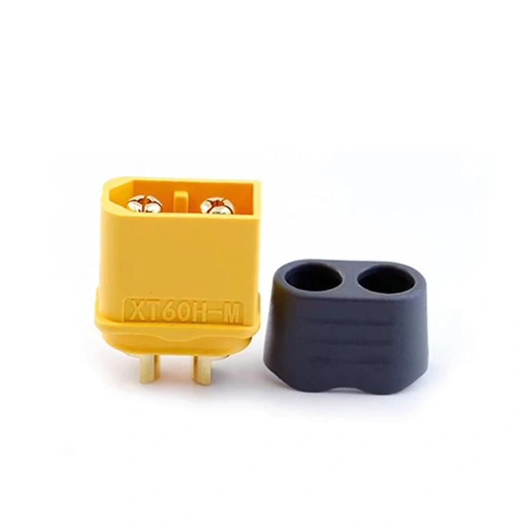 Közeli kép az első 5 XT60H apa csatlakozóról a készletből