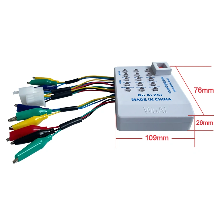 Akkumulátor csatlakoztatva az univerzális teszterhez a controller ellenőrzéséhez